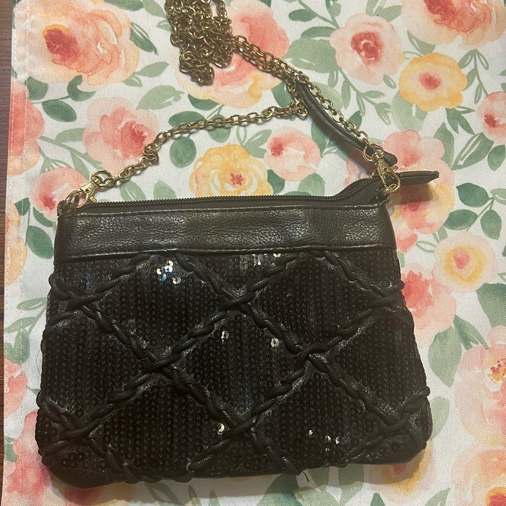 💥 2/$10 
Big buddha black sequin crossbody